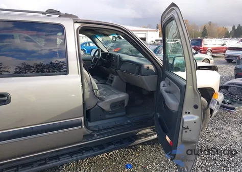 2002 Chevrolet Suburban 1500 Ls z USA, uszkodzony, nr VIN 1GNFK16T62J100409